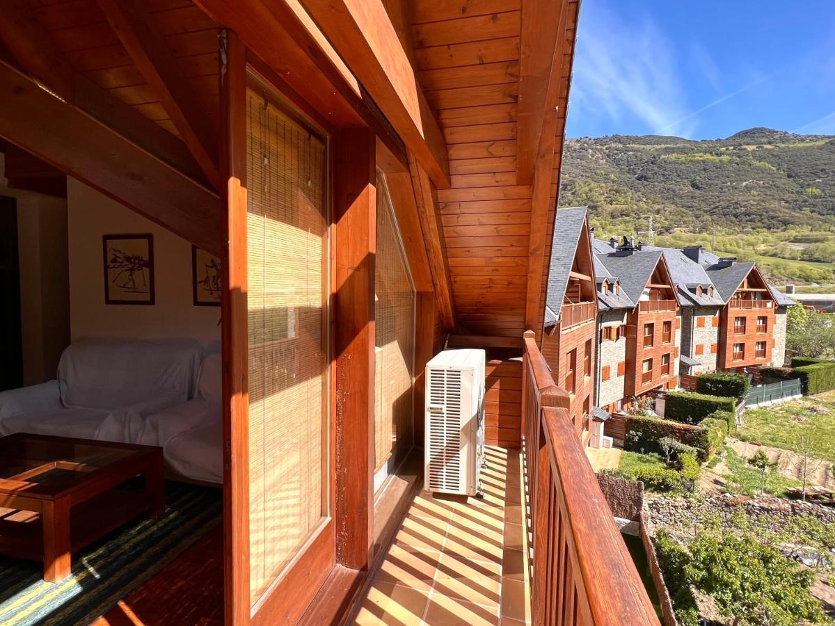 Apartament La Noguera - L'Amfitriona Rialp Exterior photo
